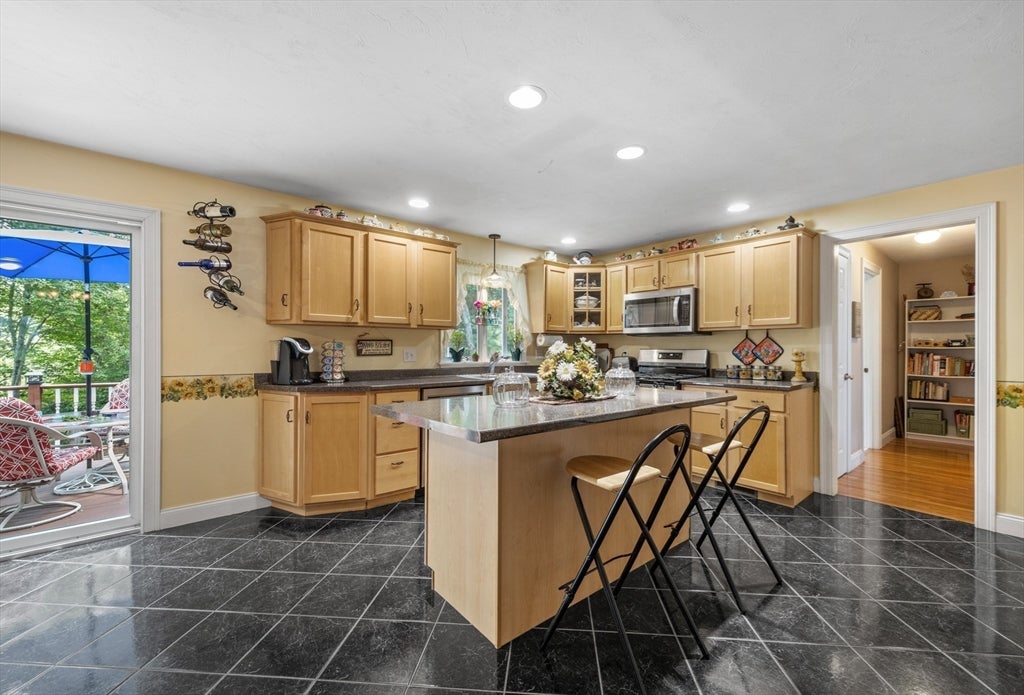 37 Malbone St, Lakeville, MA Photo #14