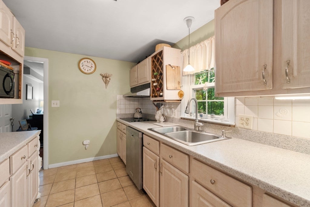133 Highland Street, Easton, MA Photo #12