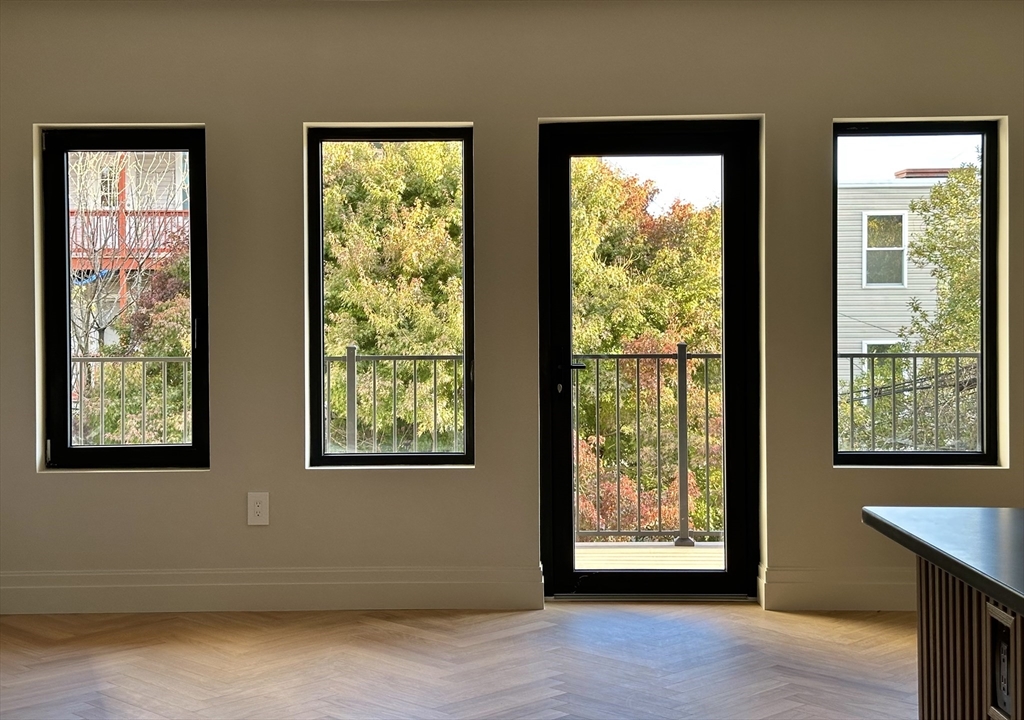 219 Saratoga Street 2