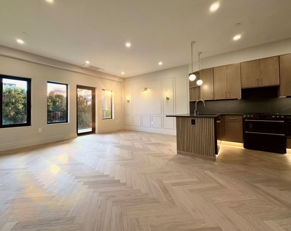 219 Saratoga Street 2