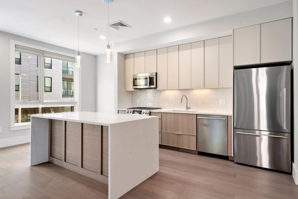 Click for 3193 Washington St #305, Boston, MA slideshow Click for 3193 Washington St #305, Boston, MA slideshow