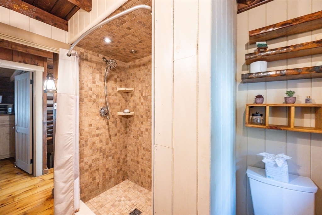 Freetown, Massachusetts 02702, United States, 3 Bedrooms Bedrooms, ,2 BathroomsBathrooms,Residential,Active,219686