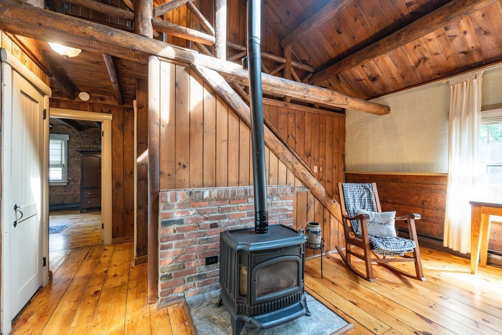 Freetown, Massachusetts 02702, United States, 3 Bedrooms Bedrooms, ,2 BathroomsBathrooms,Residential,Active,219686