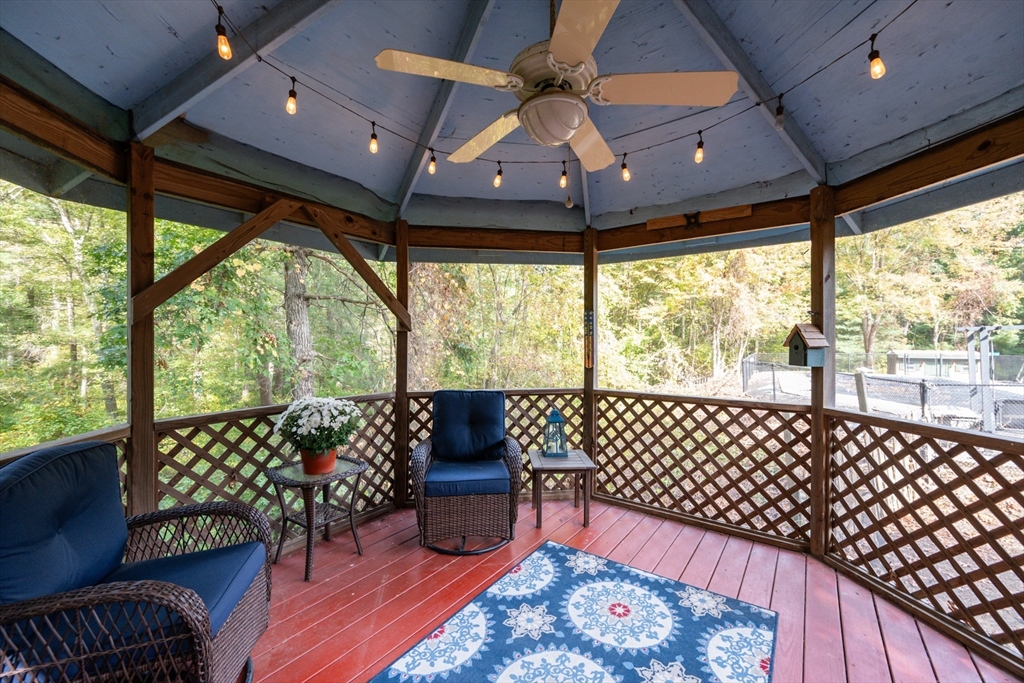 Freetown, Massachusetts 02702, United States, 3 Bedrooms Bedrooms, ,2 BathroomsBathrooms,Residential,Active,219686