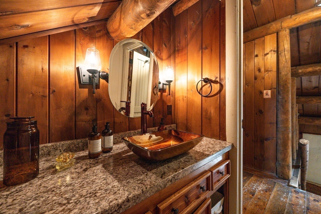 Freetown, Massachusetts 02702, United States, 3 Bedrooms Bedrooms, ,2 BathroomsBathrooms,Residential,Active,219686