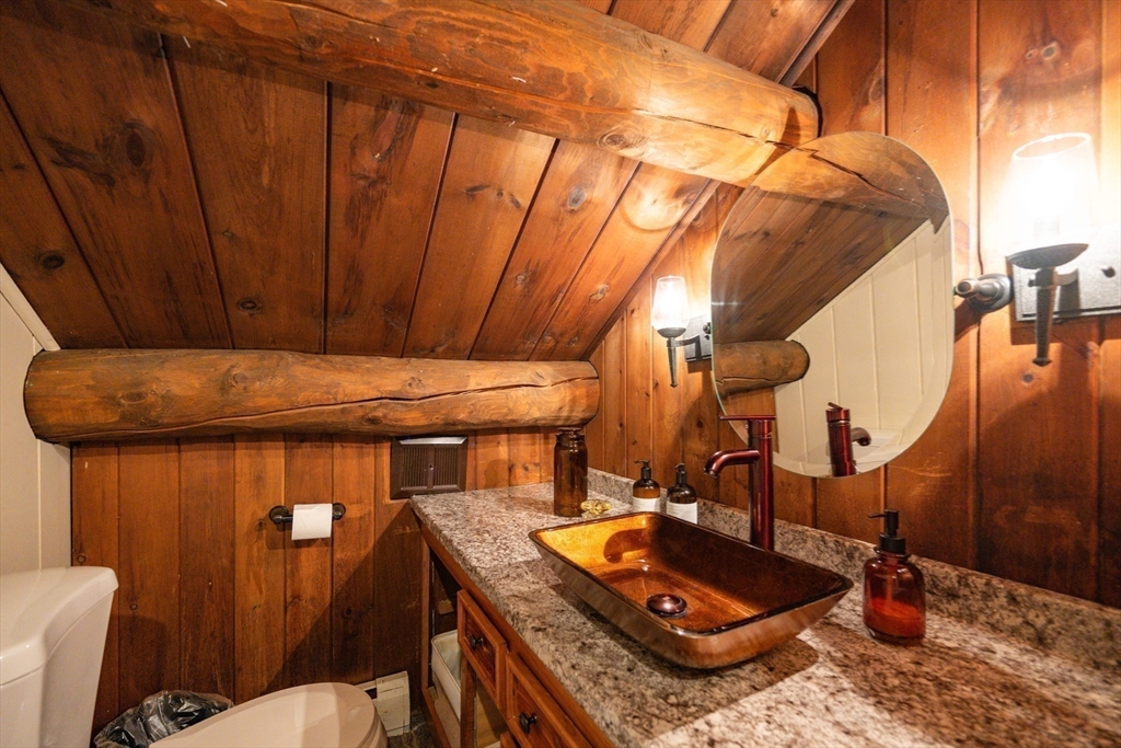 Freetown, Massachusetts 02702, United States, 3 Bedrooms Bedrooms, ,2 BathroomsBathrooms,Residential,Active,219686