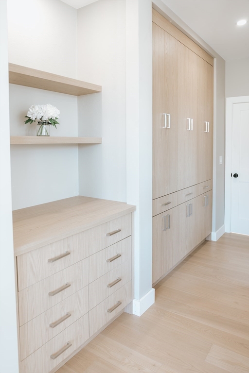 Boston, Massachusetts 02129, United States, 2 Bedrooms Bedrooms, ,2 BathroomsBathrooms,Residential,Active,221073