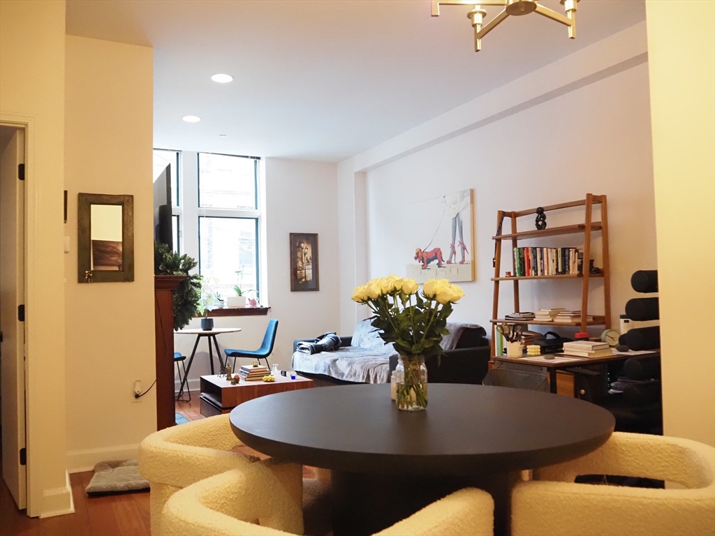 2 Clarendon Street 204