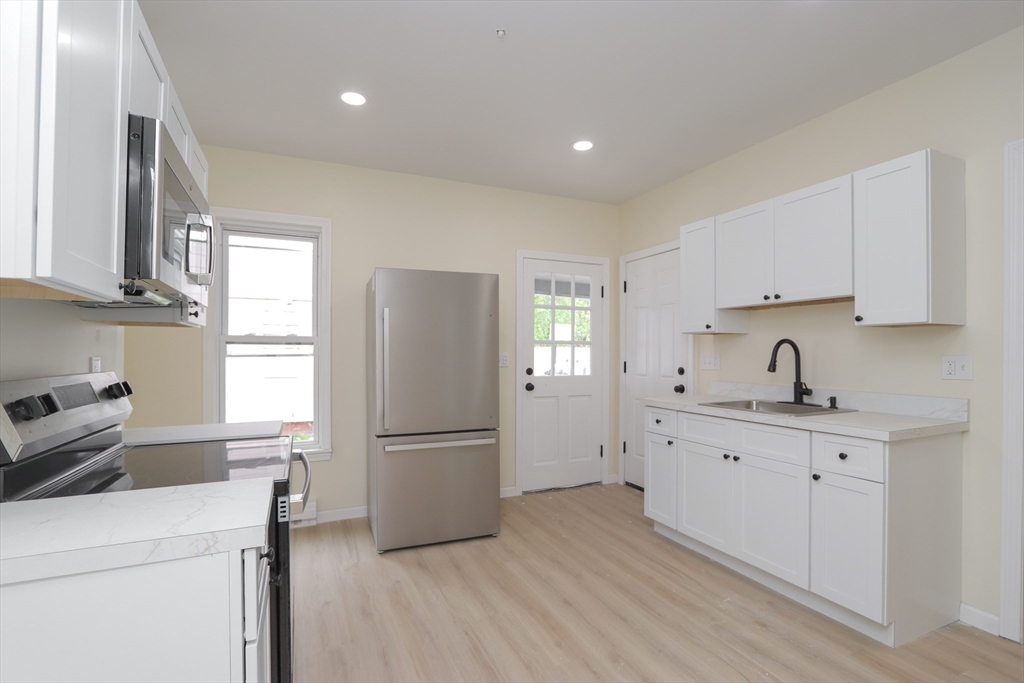 109-111 Brown Ave, Holyoke, MA, 109-111 Brown Ave, Holyoke, MA Photo #17