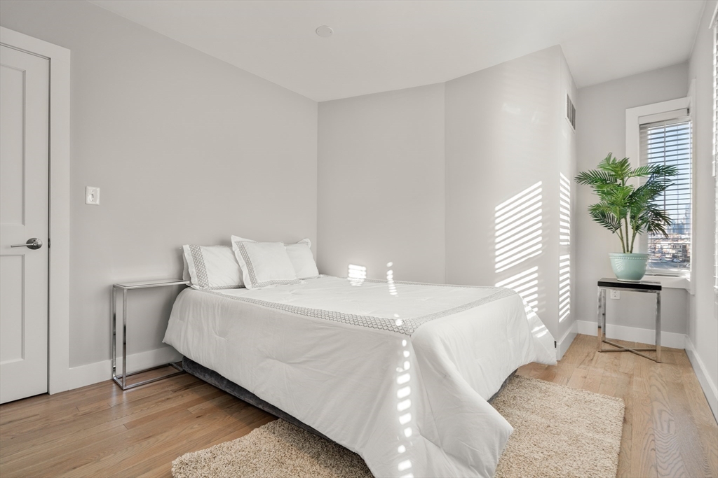 543 Dorchester Ave 4