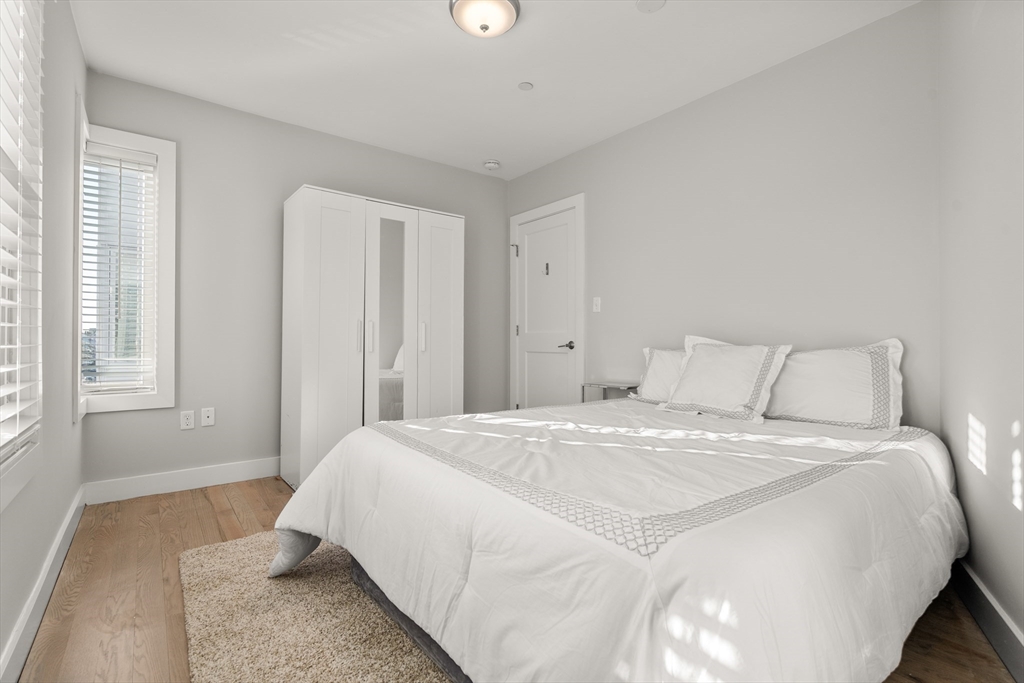 543 Dorchester Ave 4