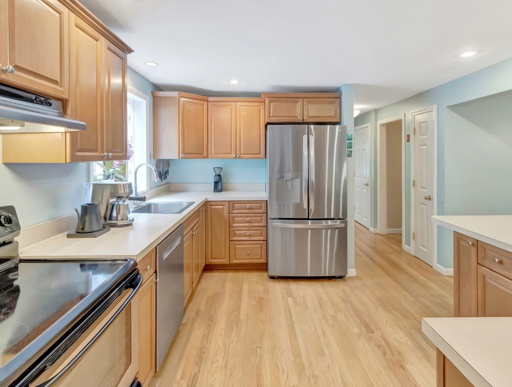 5 Juniper Dr, Mansfield, MA Photo #9