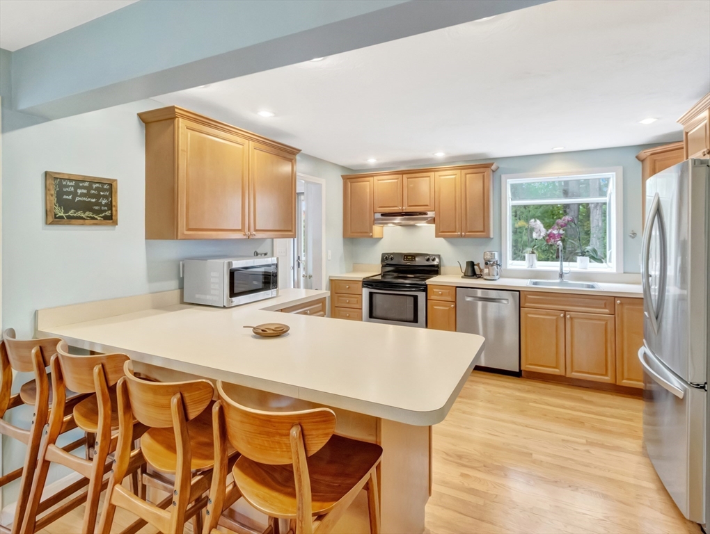 5 Juniper Dr, Mansfield, MA Photo #7
