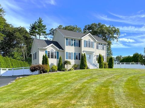 9 Noble St Dudley MA 01571