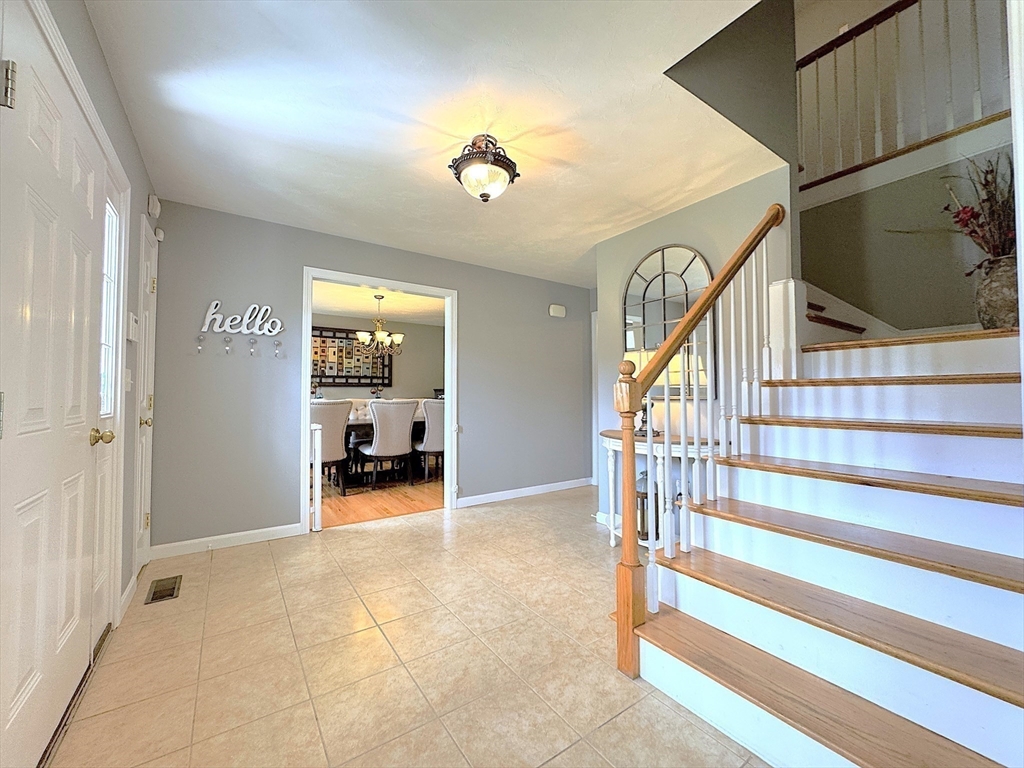 9 Noble St
