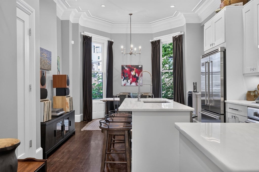 14 Hereford ST #1, Boston, MA Photo #2