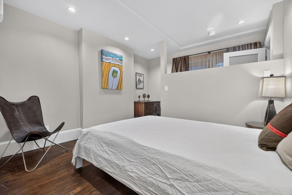 14 Hereford ST #1, Boston, MA Photo #16