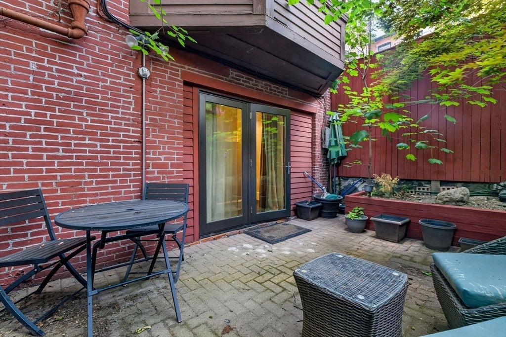 14 Hereford ST #1, Boston, MA Photo #19