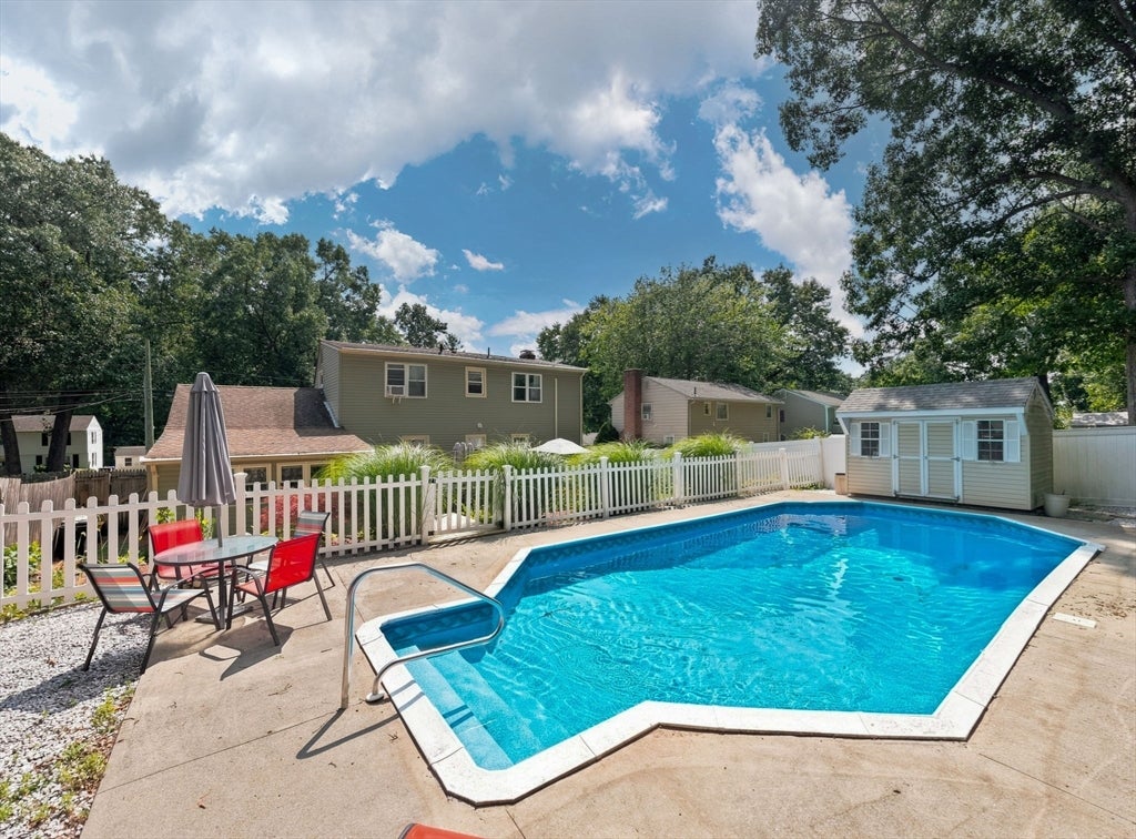 138 Endicott St, Springfield, MA Photo #4