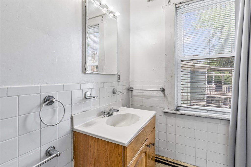 96 Ruthven St, Boston, MA, 96 Ruthven St, Boston, MA Photo #9