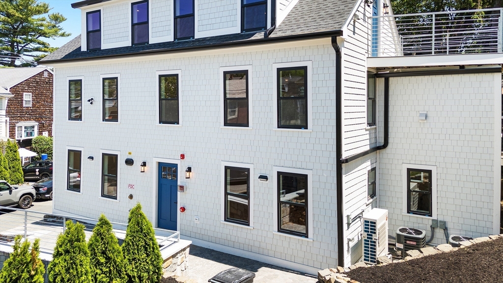 290 Washington Street