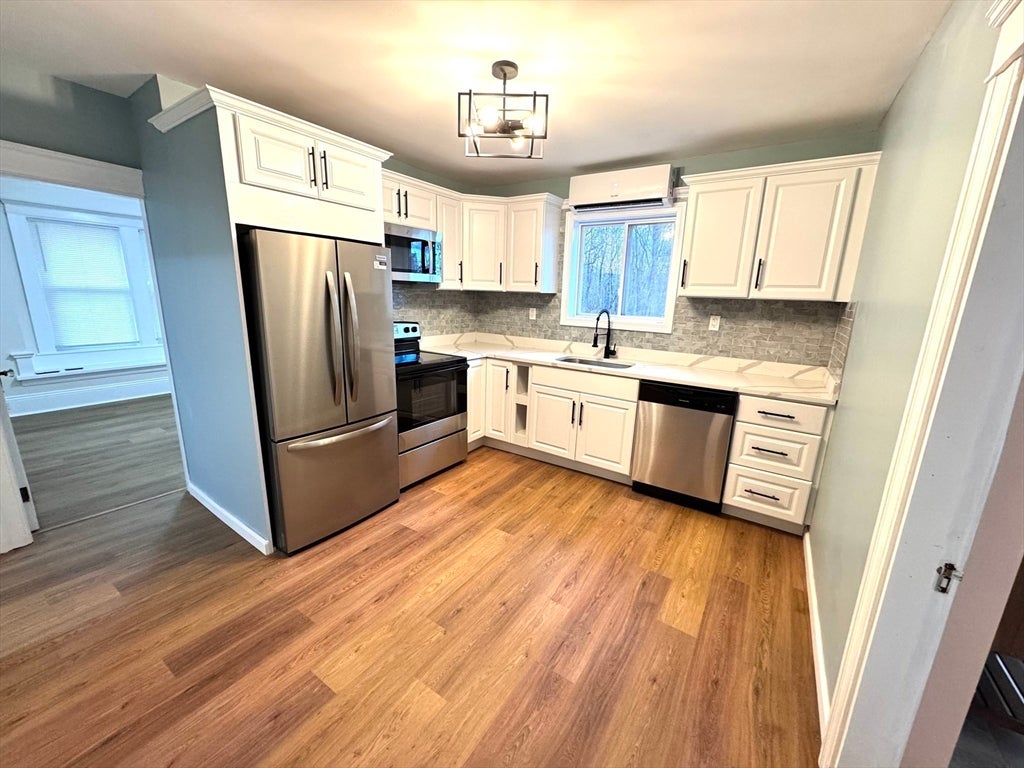 9 Idalla Ave, Worcester, MA Photo #3