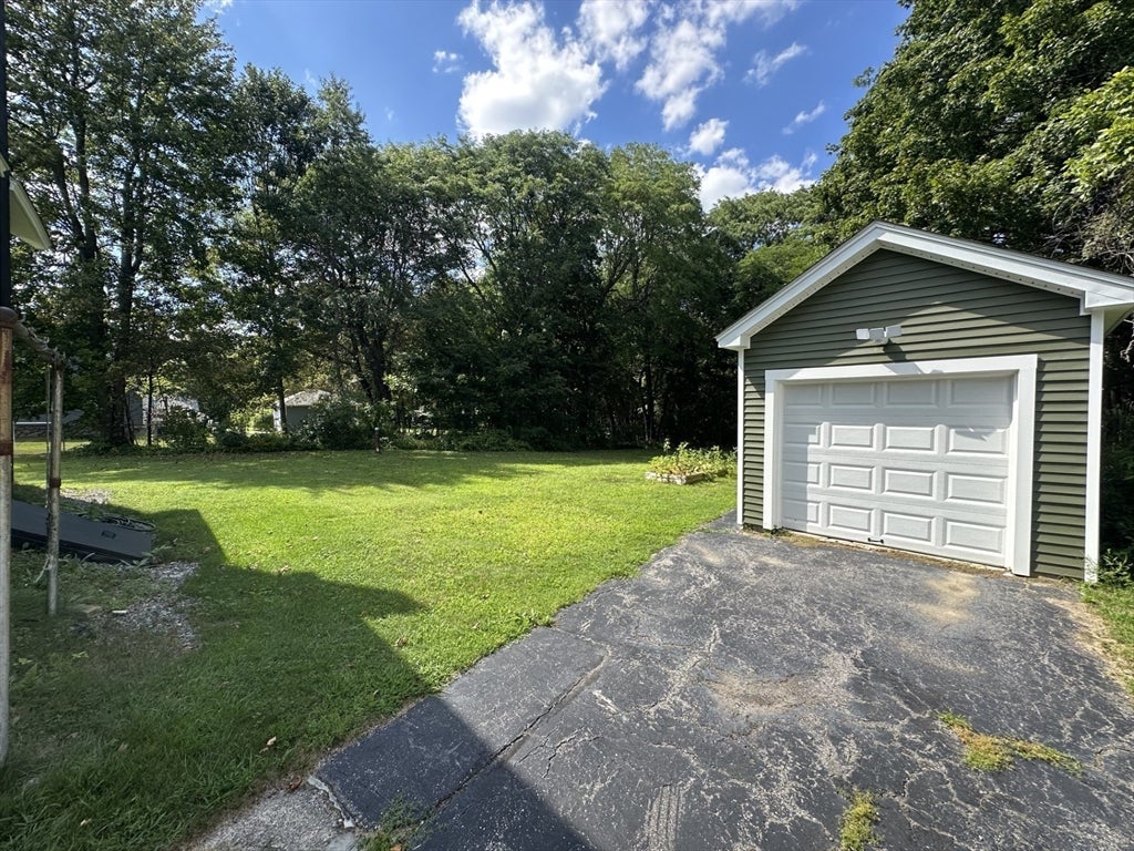 9 Idalla Ave, Worcester, MA Photo #15