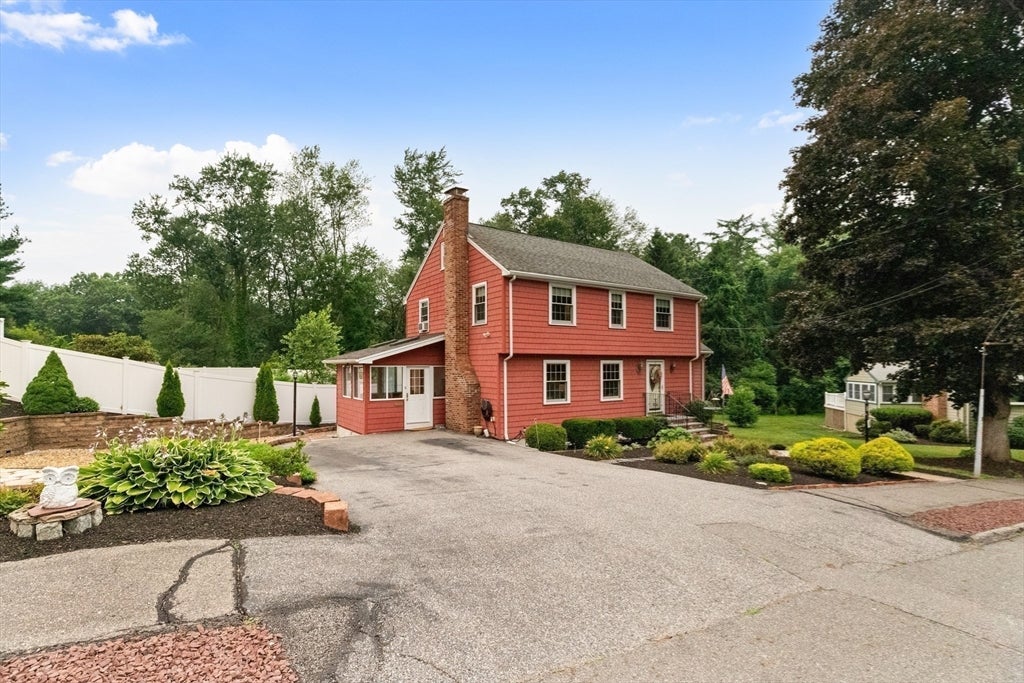 8 Indian Lane