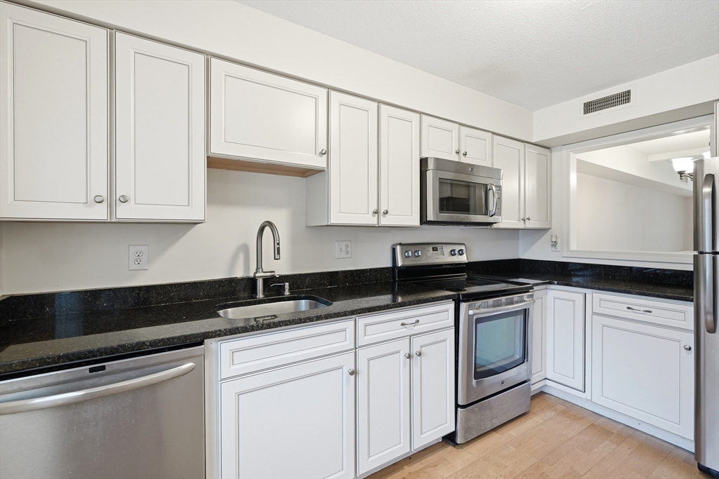 13 Beals Cove Rd F