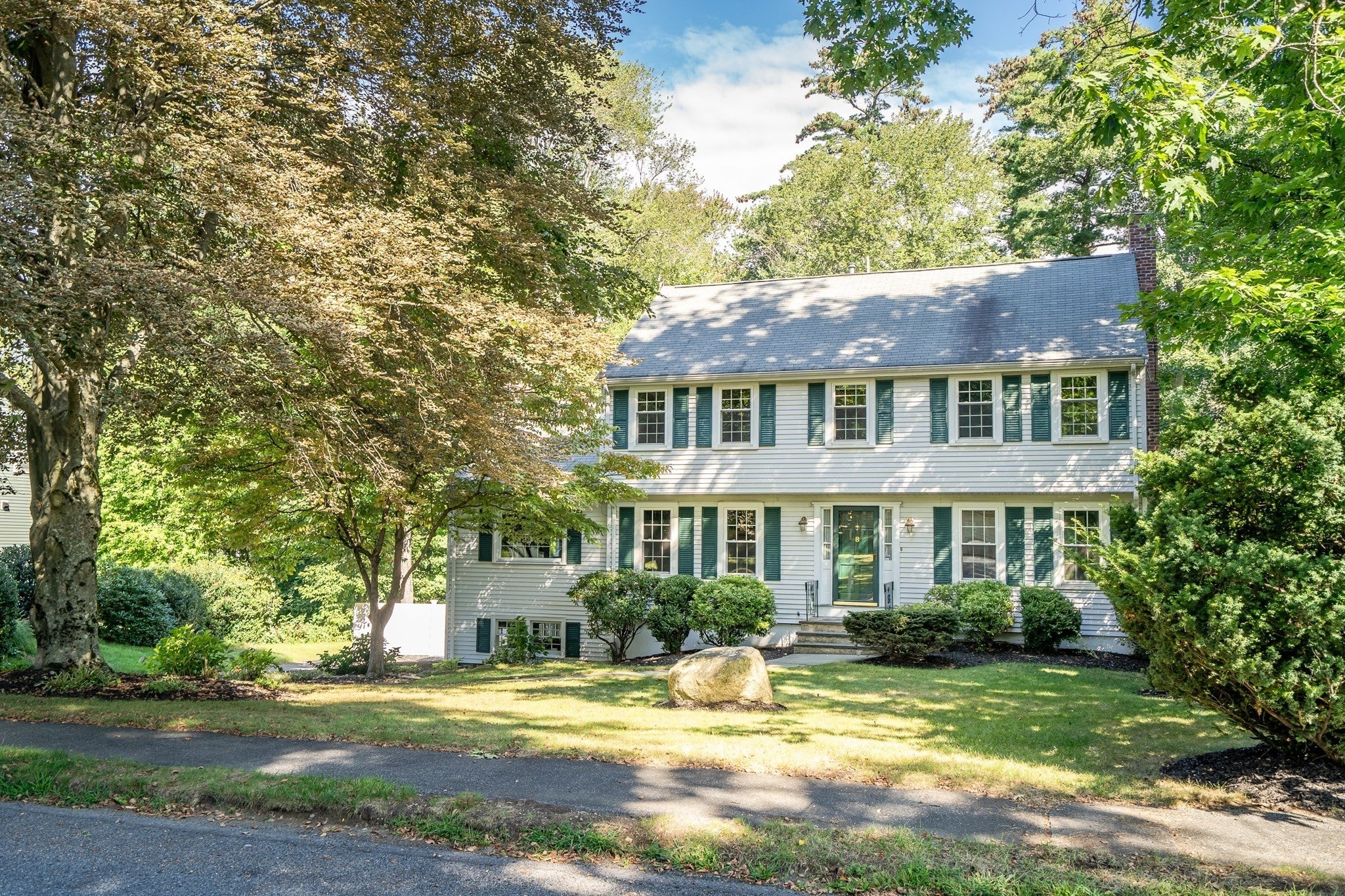 8 Barry Dr, Framingham, MA Photo #2