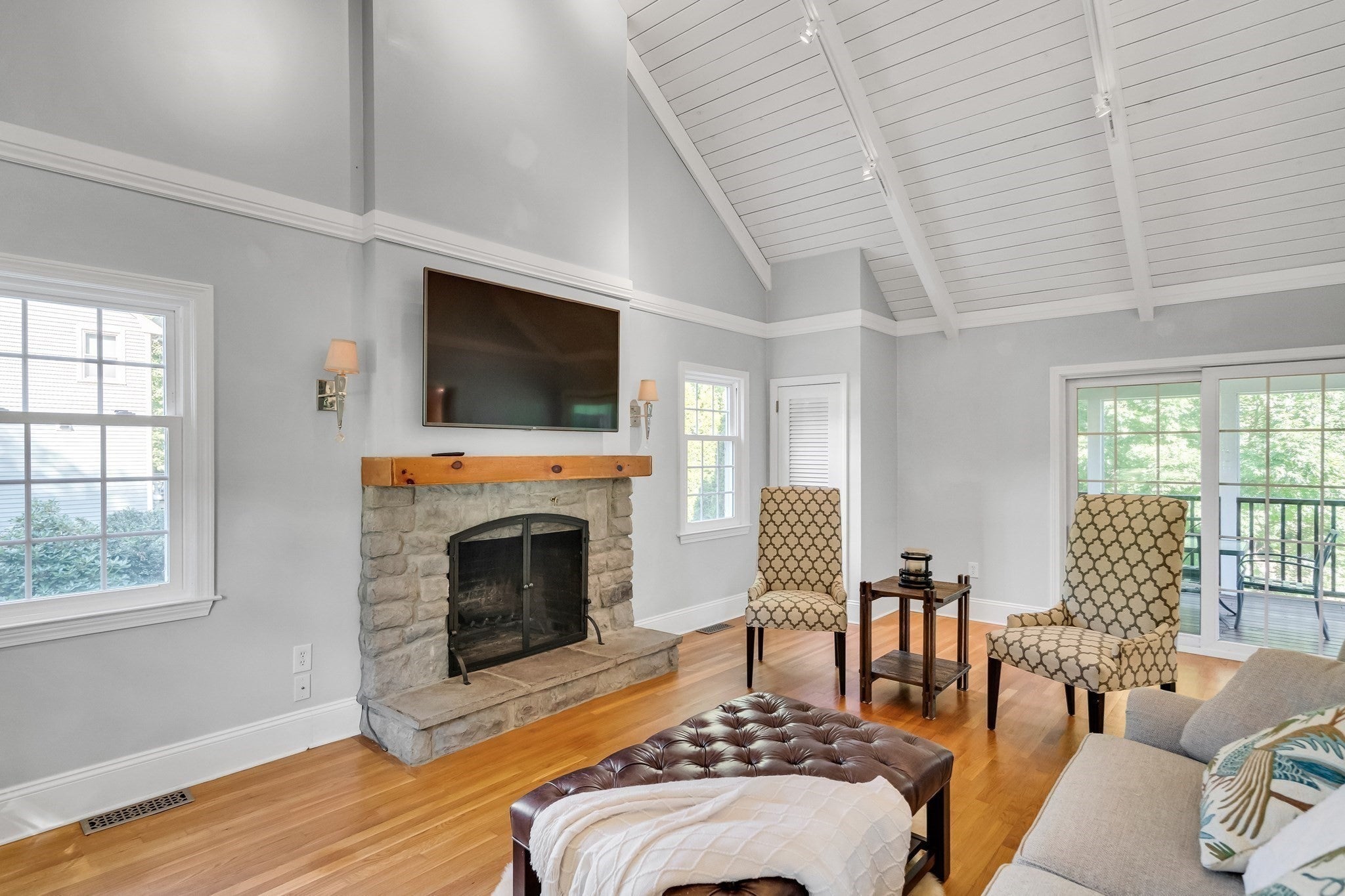8 Barry Dr, Framingham, MA Photo #16