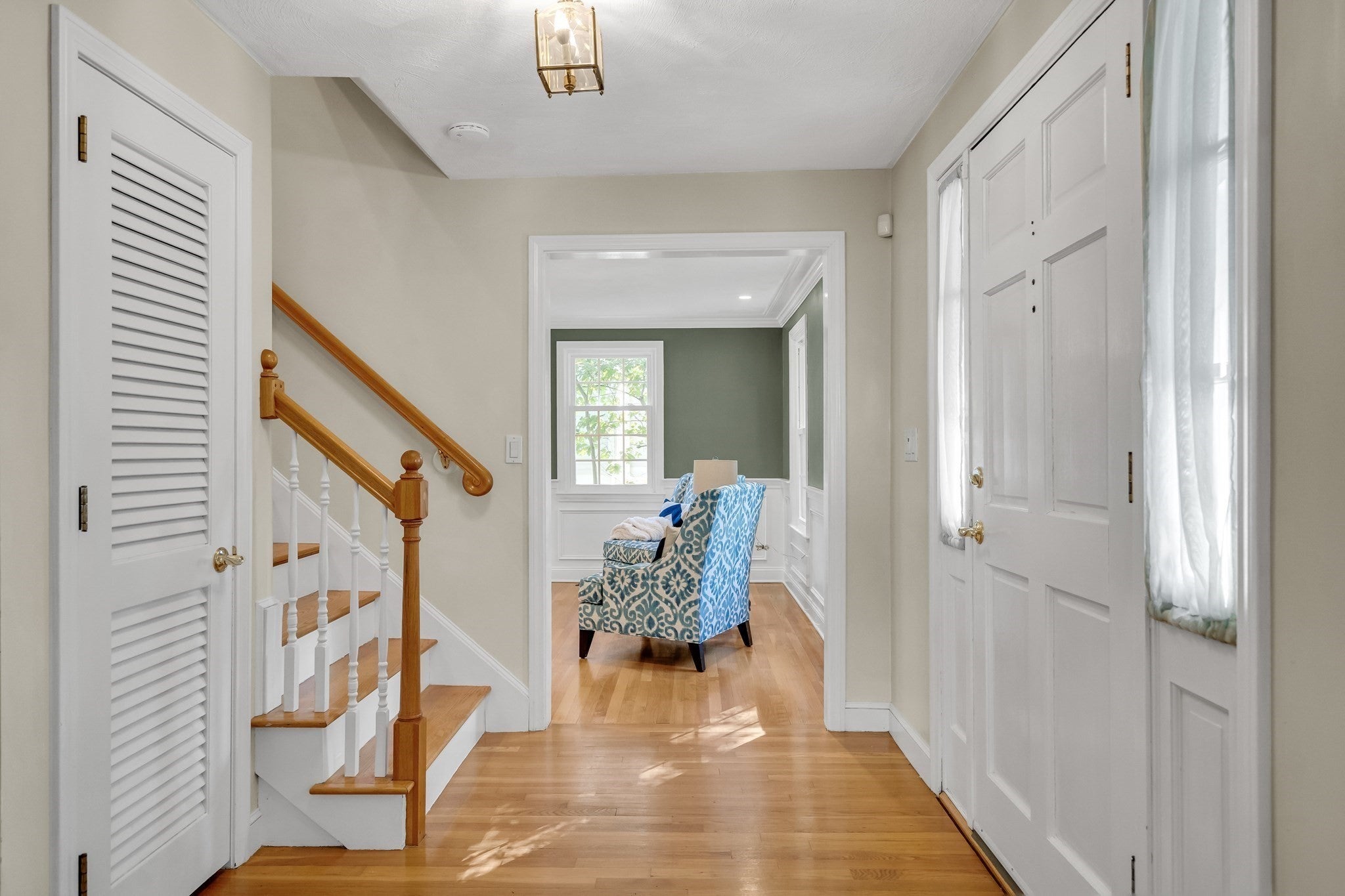 8 Barry Dr, Framingham, MA Photo #4