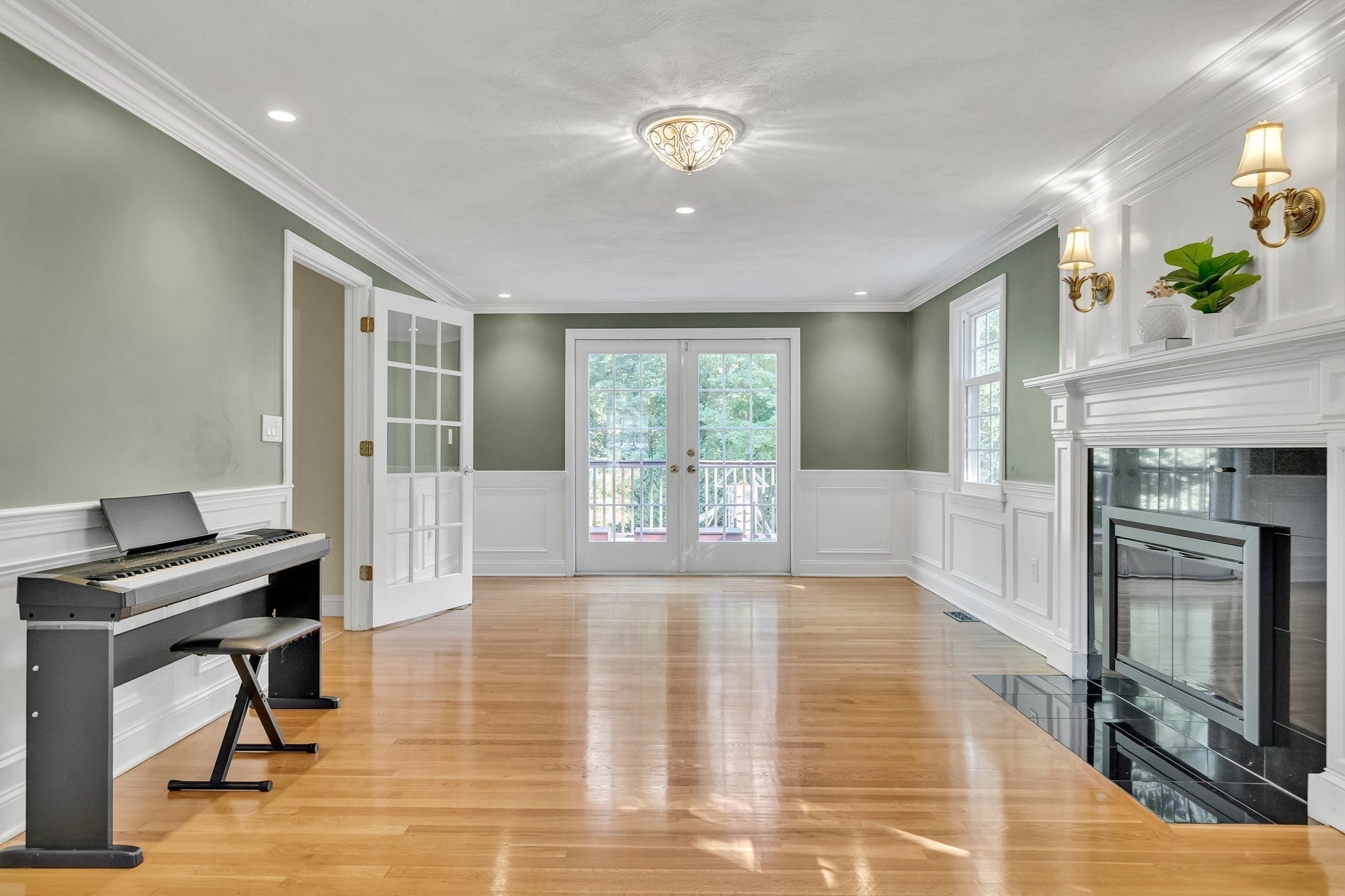 8 Barry Dr, Framingham, MA Photo #6