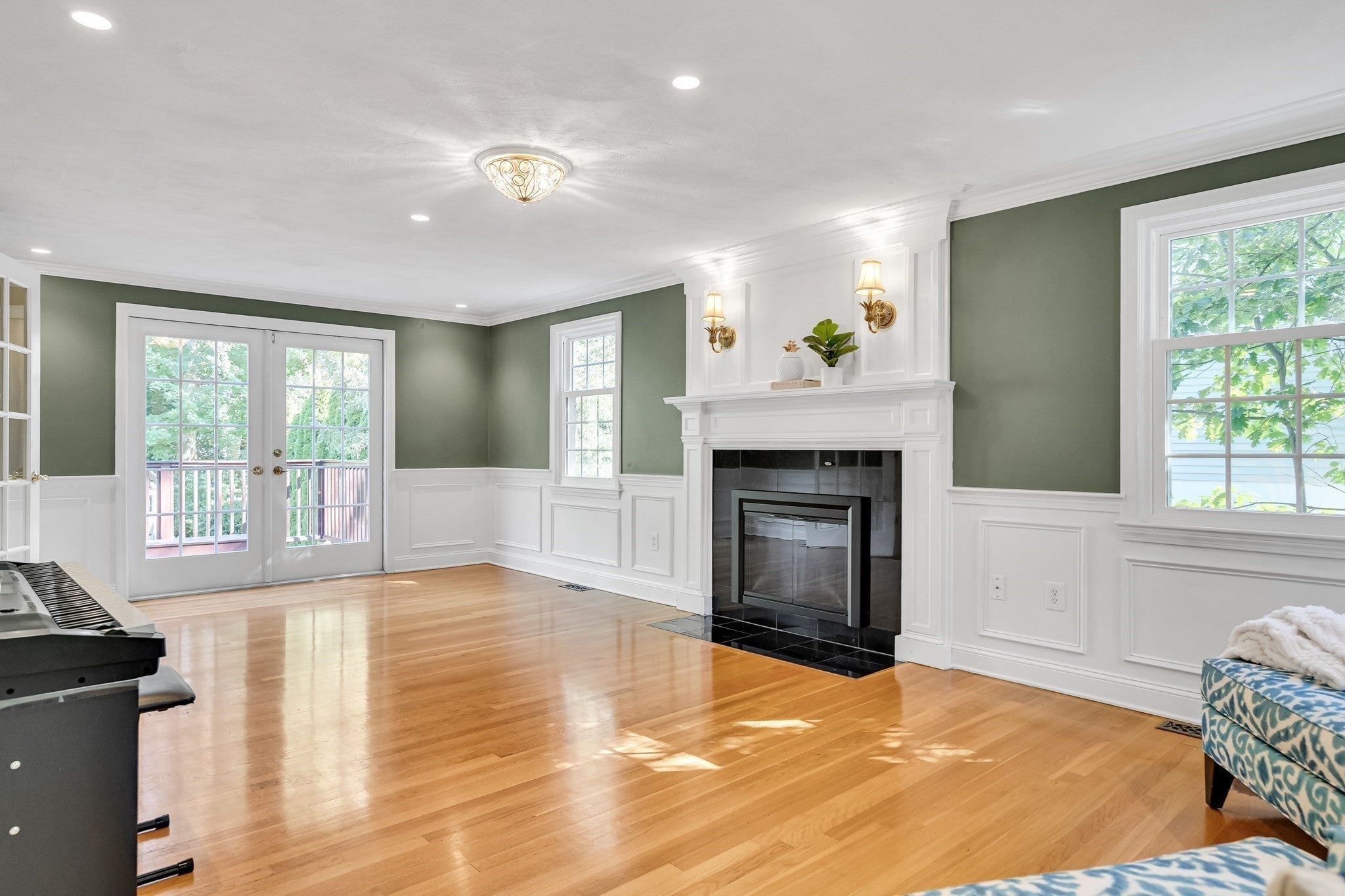 8 Barry Dr, Framingham, MA Photo #5