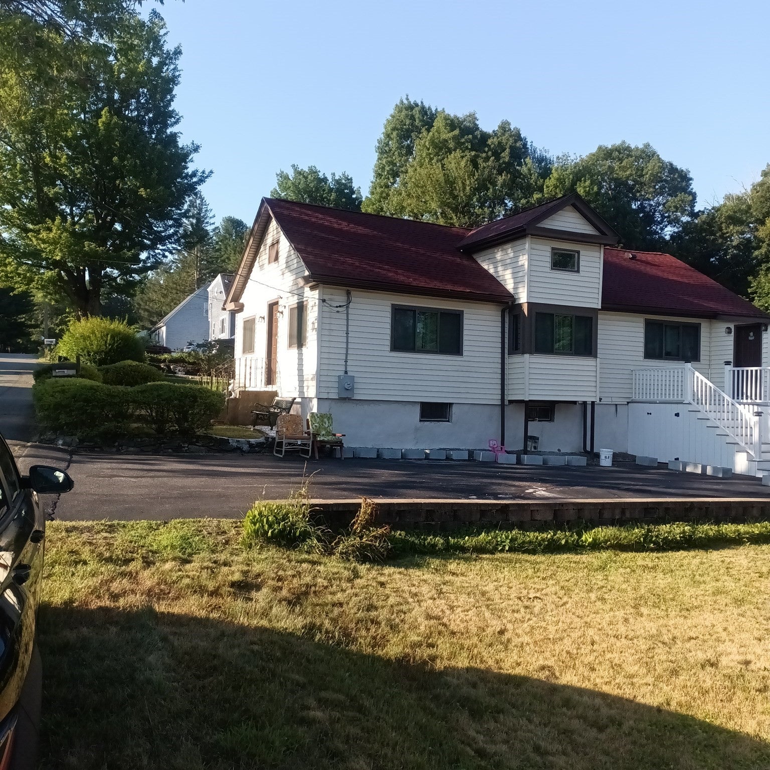 Photo of 50 Towtaid Street, Leicester, MA