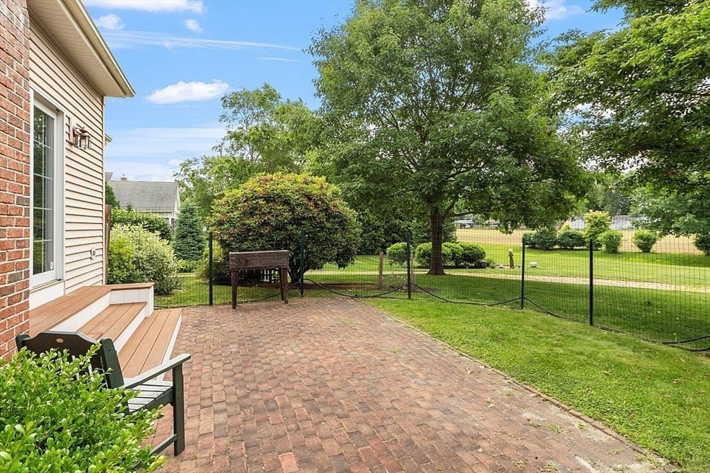 4 Crestview Drive, Deerfield, MA Photo #8