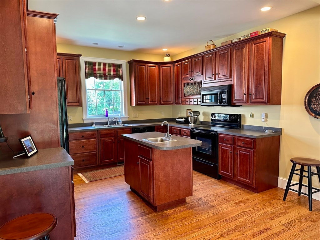 4 Crestview Drive, Deerfield, MA Photo #24