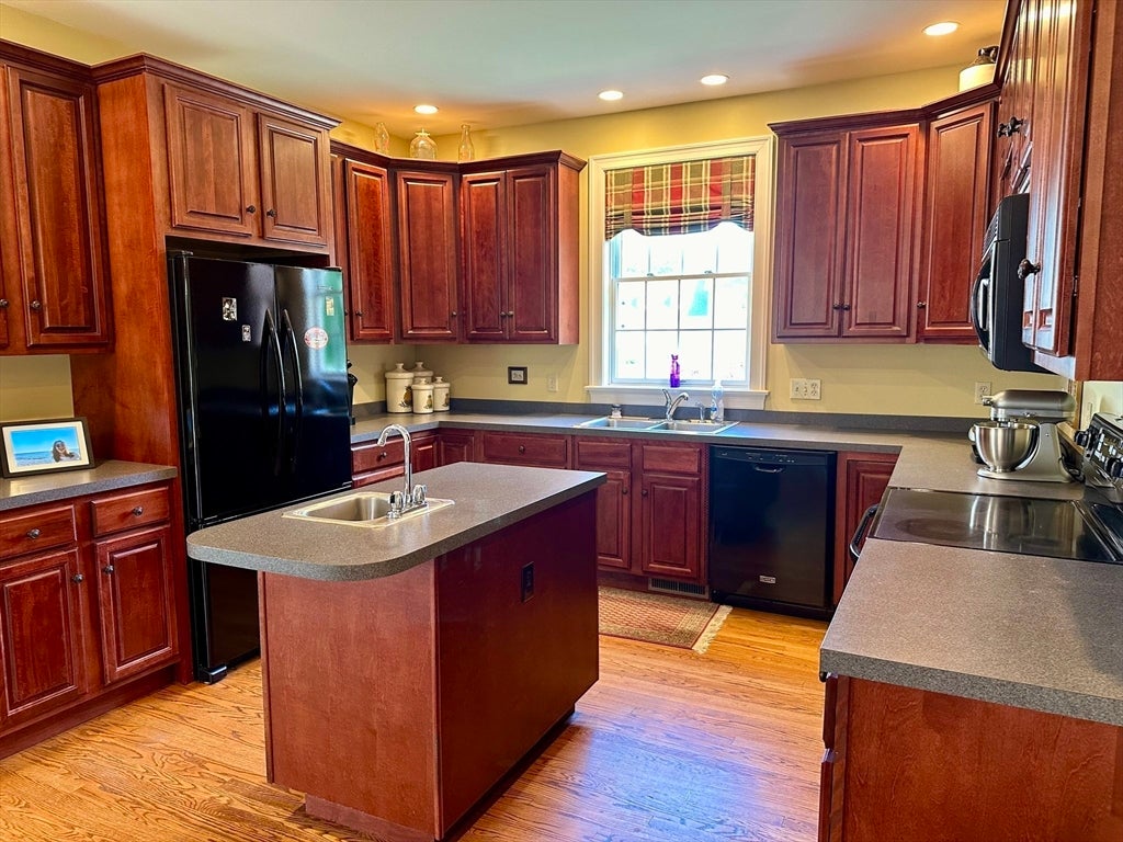 4 Crestview Drive, Deerfield, MA Photo #25