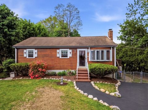 33 Quincy St Holbrook MA 02343