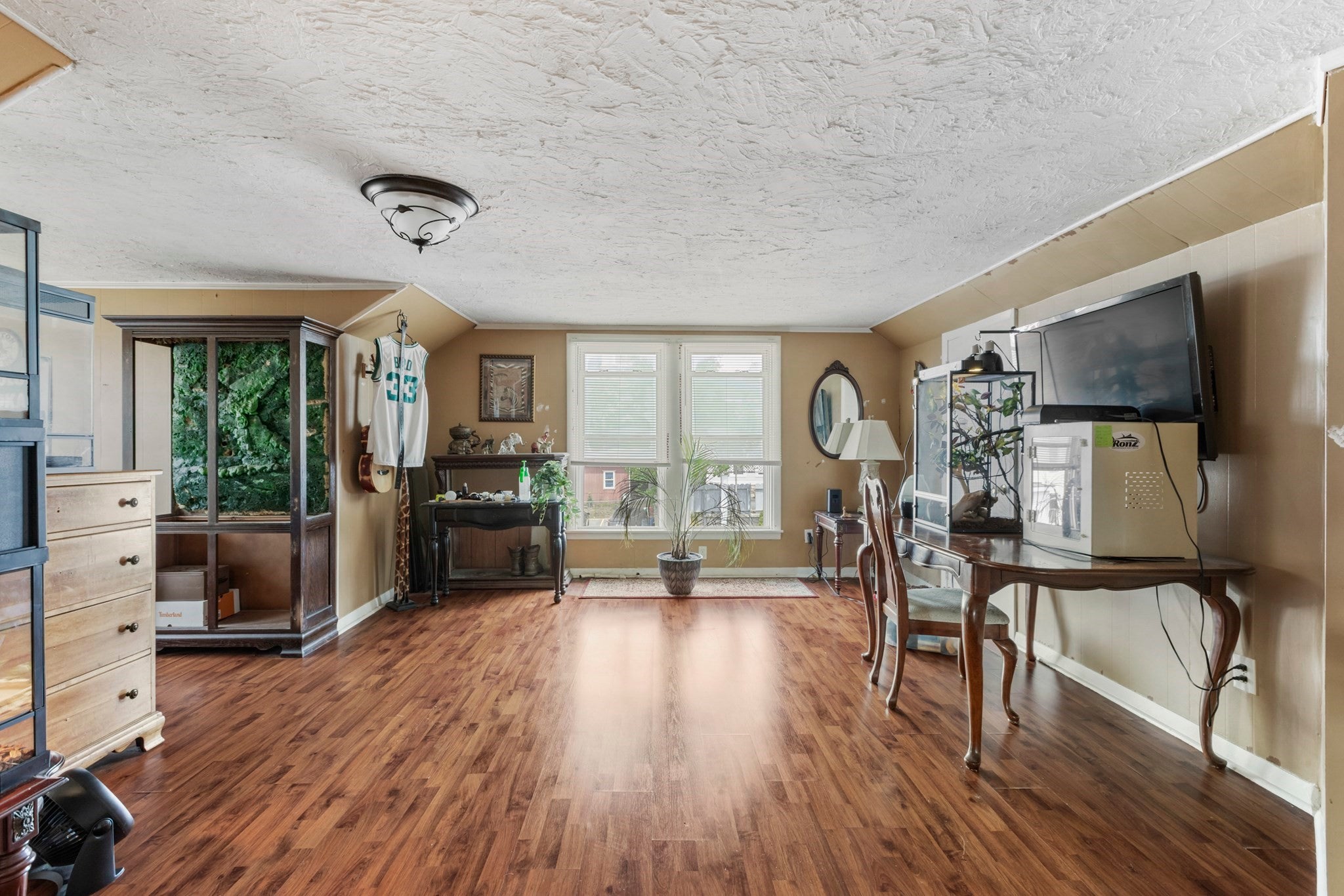 381 Pine St, Fall River, MA Photo #26
