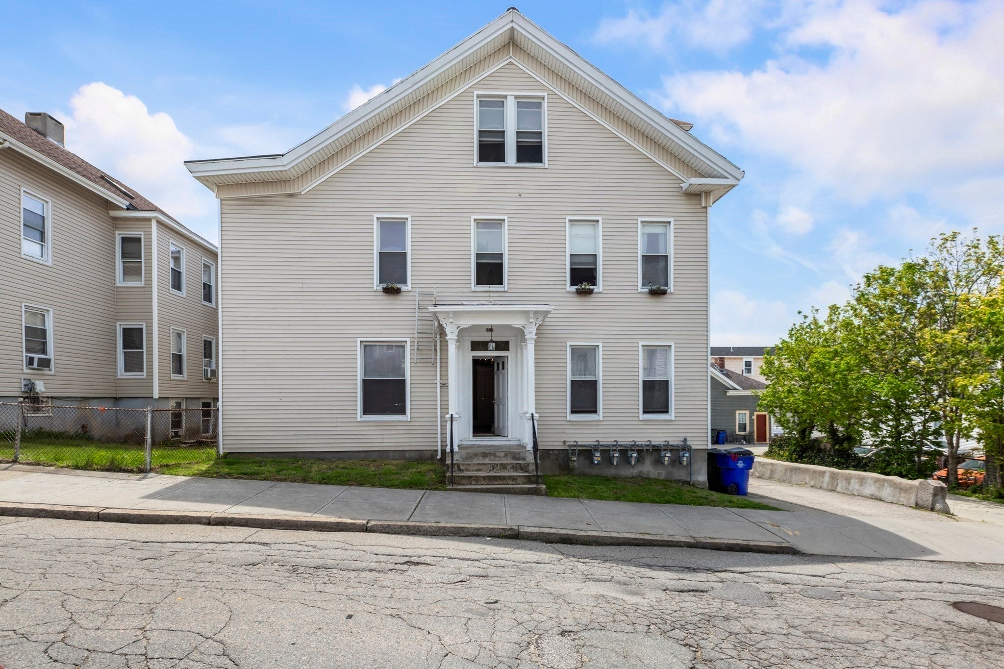 381 Pine St, Fall River, MA Photo #33