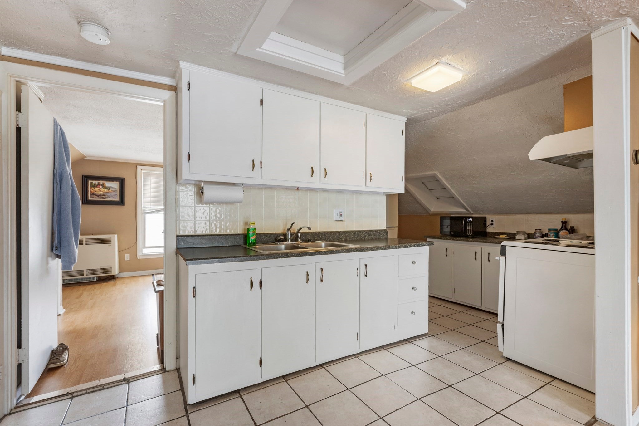 381 Pine St, Fall River, MA Photo #30