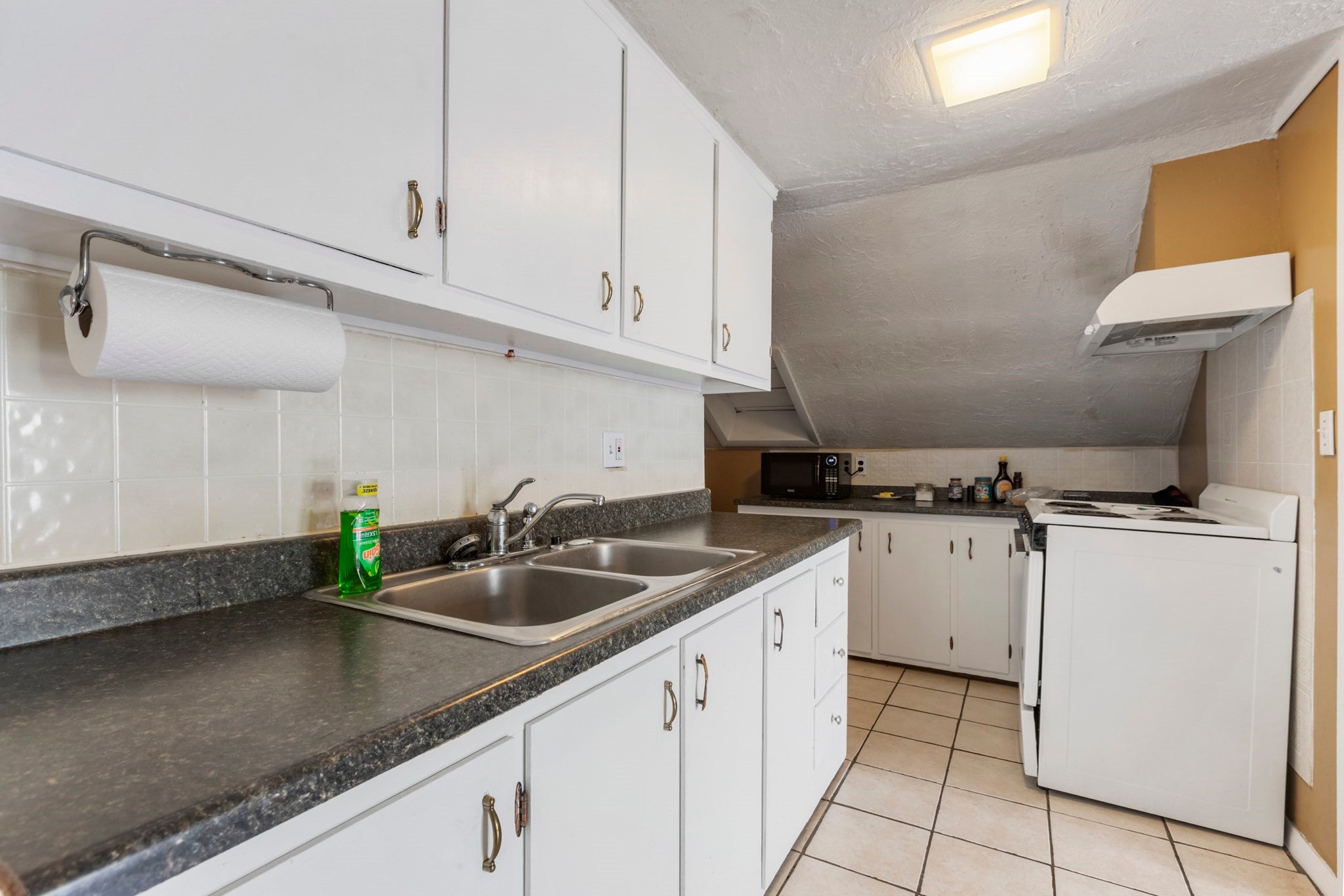 381 Pine St, Fall River, MA Photo #31