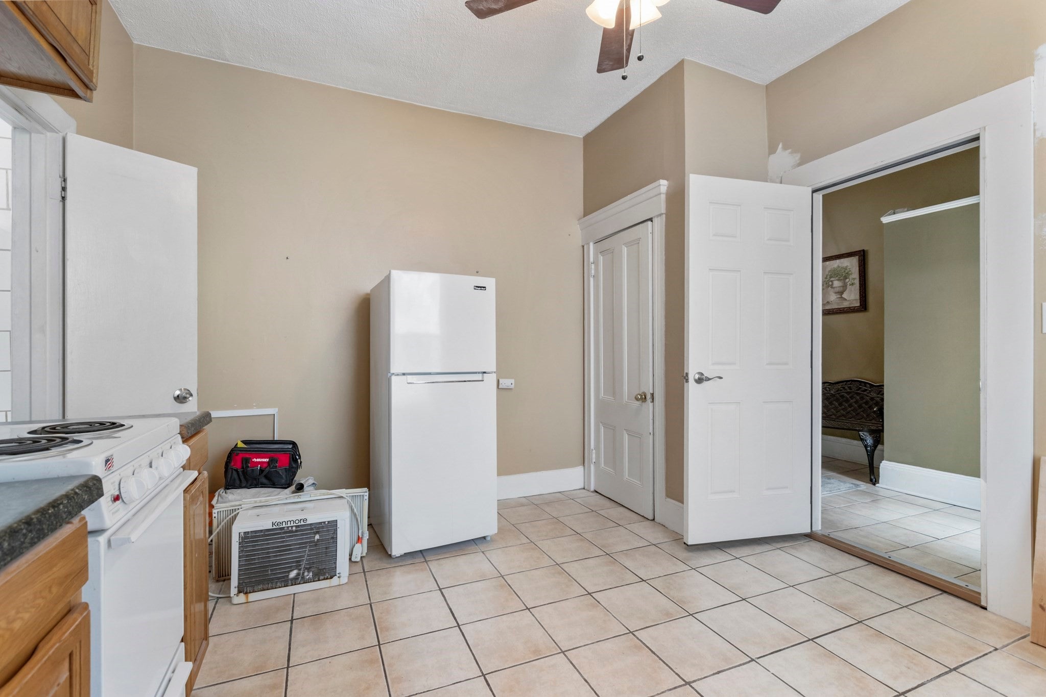 381 Pine St, Fall River, MA Photo #20