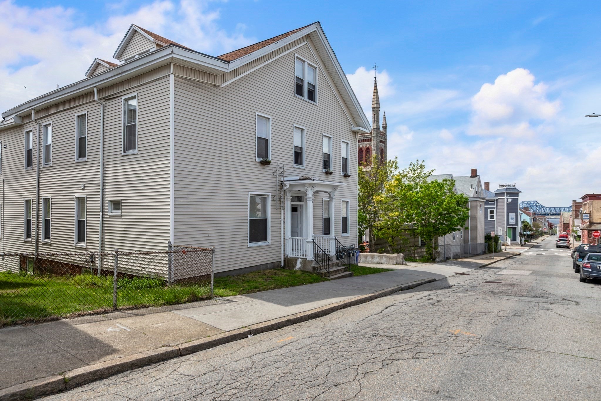 381 Pine St, Fall River, MA Photo #32