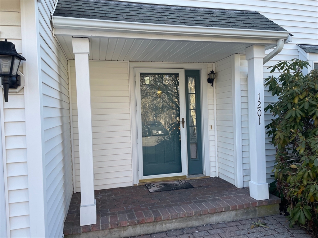 1201 Matthew Woods Dr 1201