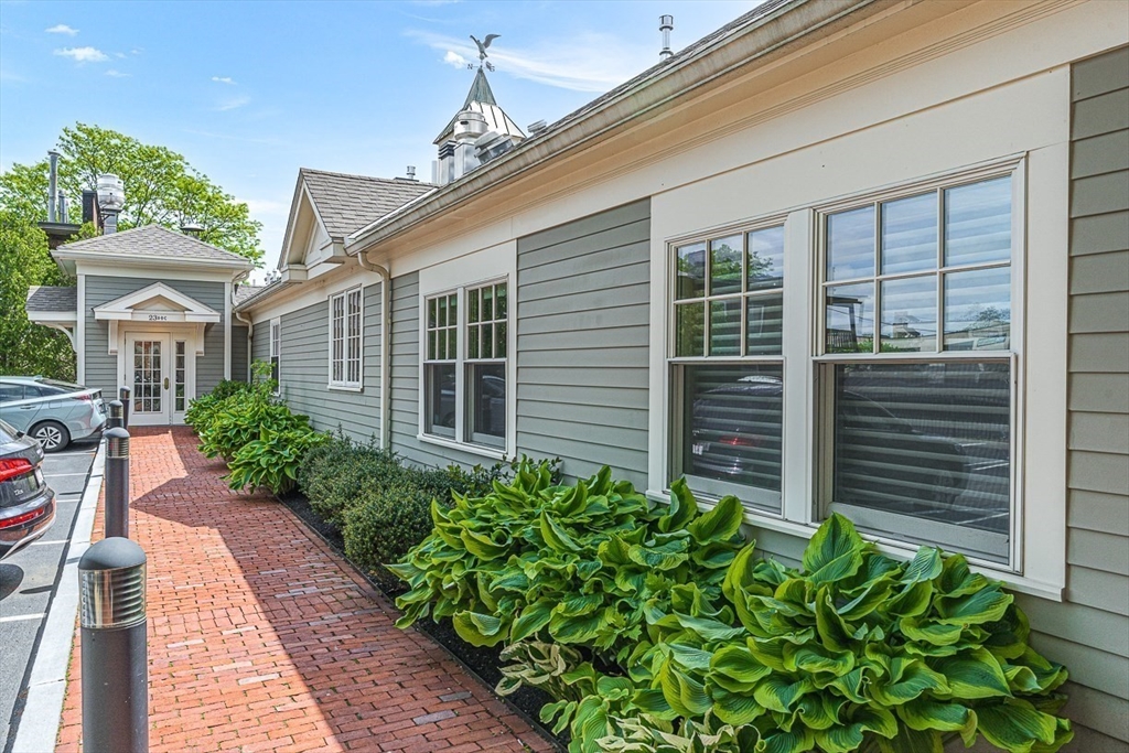 23 Elmwood Avenue C
