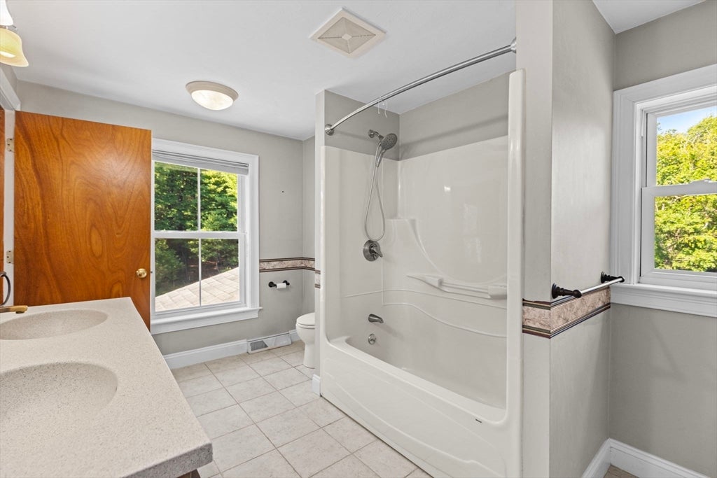 175 Berry St, Wrentham, MA Photo #27