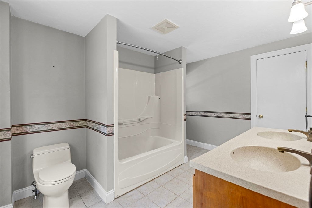 175 Berry St, Wrentham, MA Photo #25