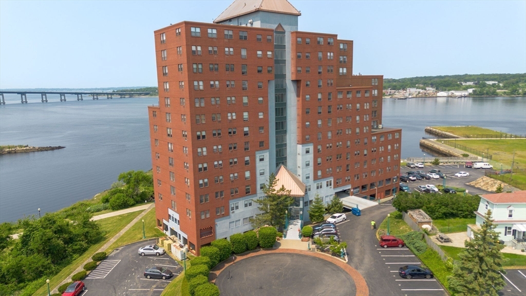 750 Davol St 324